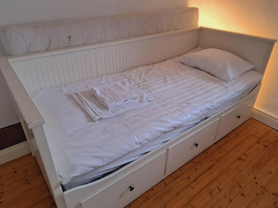 Haus Moselwald - 3 Bedrooms Enkirch Eksteriør bilde