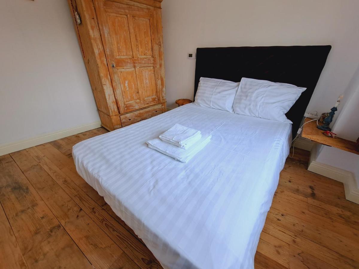 Haus Moselwald - 3 Bedrooms Enkirch Eksteriør bilde